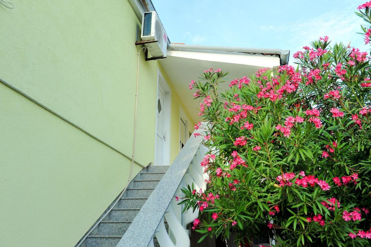 Apartments Marina วีร์ ภายนอก รูปภาพ